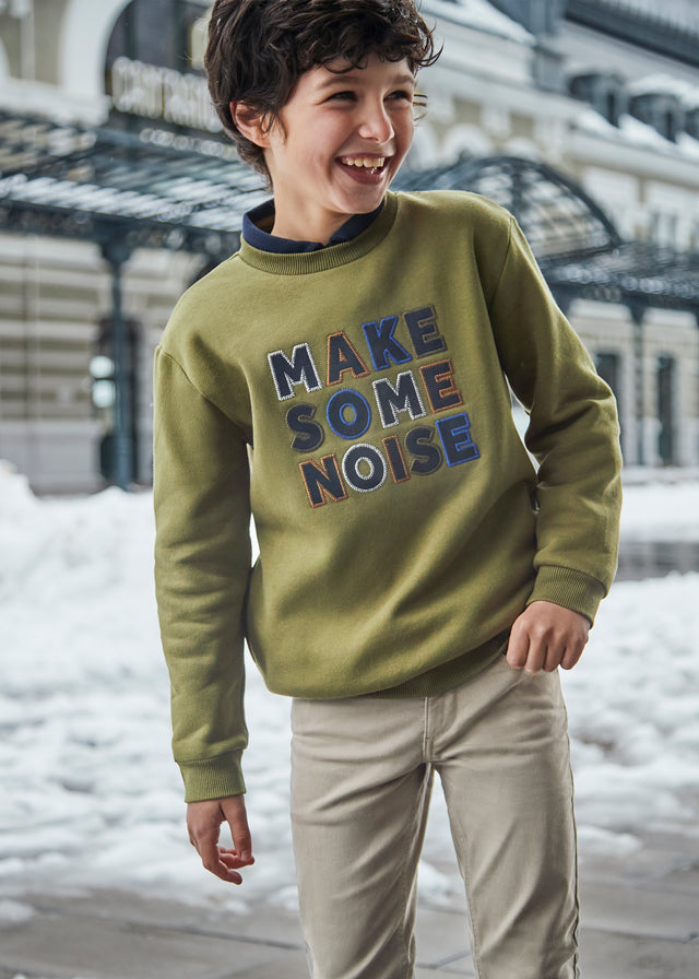 Pullover aplique bordado