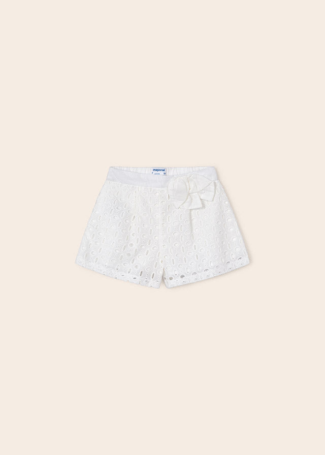 Pantalon corto perforado