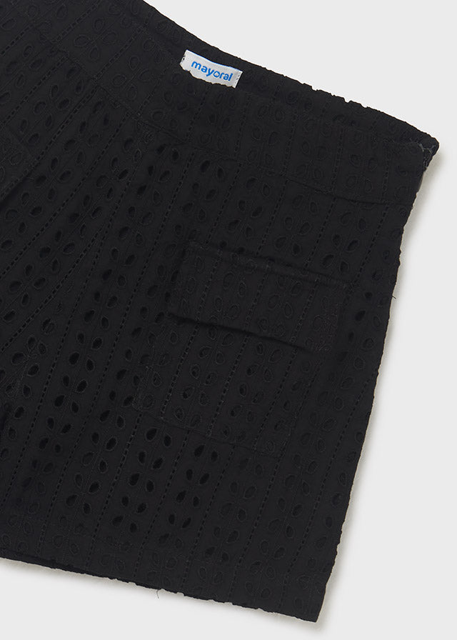 Pantalon corto perforado