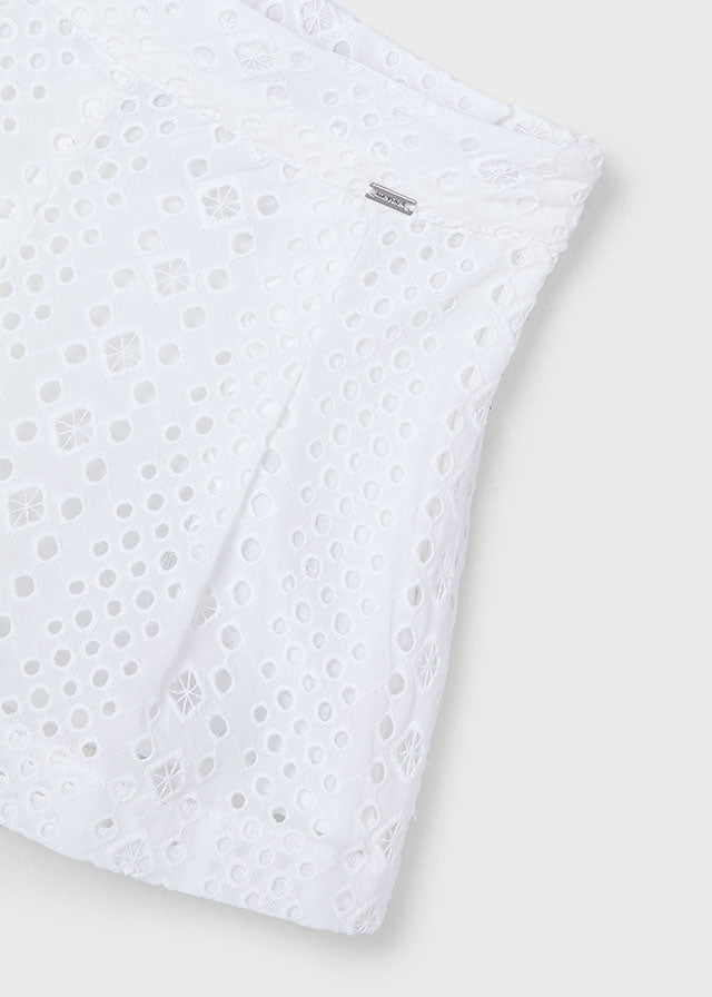 Pantalon corto perforado