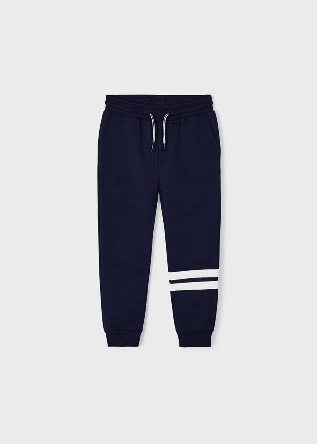 Chandal beisbolera y camiseta