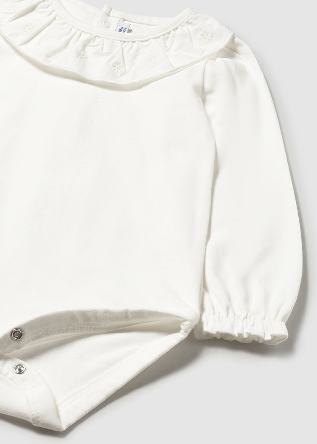 Body cuello bordado