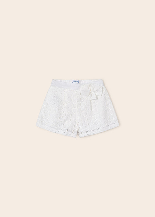 Pantalon corto perforado