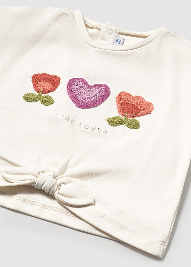 Camiseta m/c apliques crochet