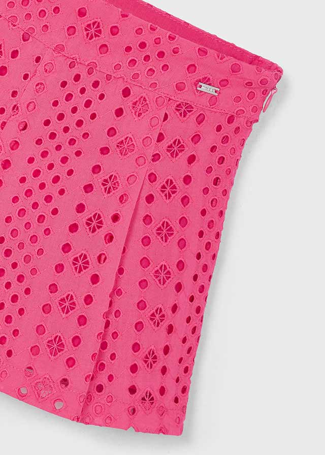 Pantalon corto perforado