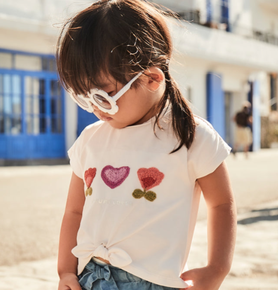 Camiseta m/c apliques crochet